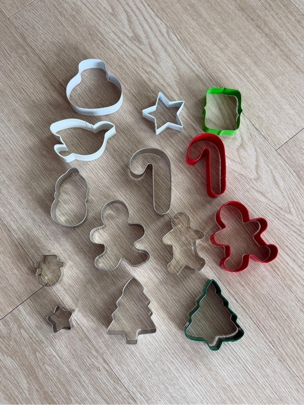 Lot of 14 Metal Christmas Holiday Cookie Cutters Aluminum Shapes Gingerbread